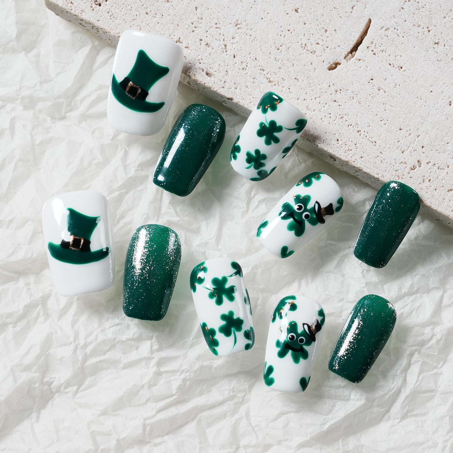 Tesytto Medium Coffin Press On Nails, Green Glitter & White Fake Nails with 3D Green Hat & Clover Print, Handmade Acrylic Nails Glossy Full Cover False Nails (Size L)