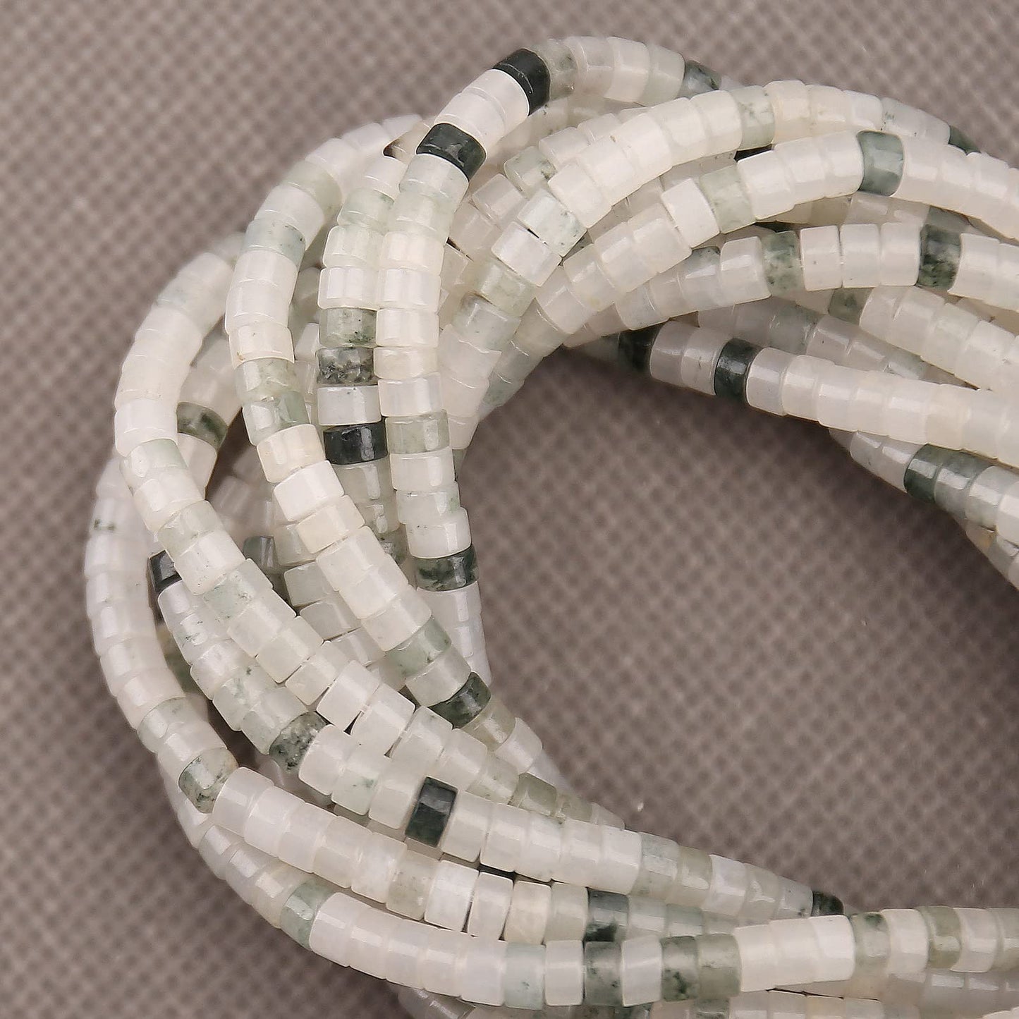 150PCs Natural Iceberg Jade Spacer Beads, Loose Semi Precious Flat Round Gemstone Heishi Disc Stone Beads for Beading Jewelry Making 4mm*2mm 38cm