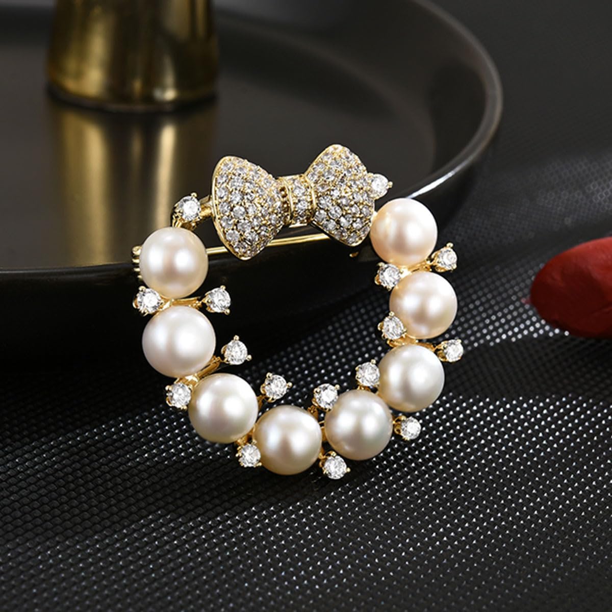 AILONMEI Brooches and Pins for Women Elegant Flower Pearl Brooches Costume Broches Jewelry Lady Christmas Pin for Women (GD-1649)