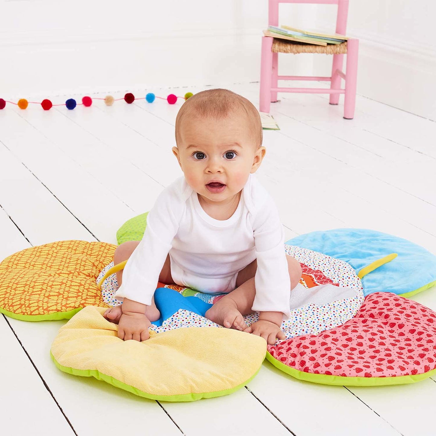 Early Learning Centre Blossom Farm Martha Moo Sit Me Up Cozy, Sensory and Physical Development Infant Toy, Kids Toys for Ages 0+, Amazon Exclusive