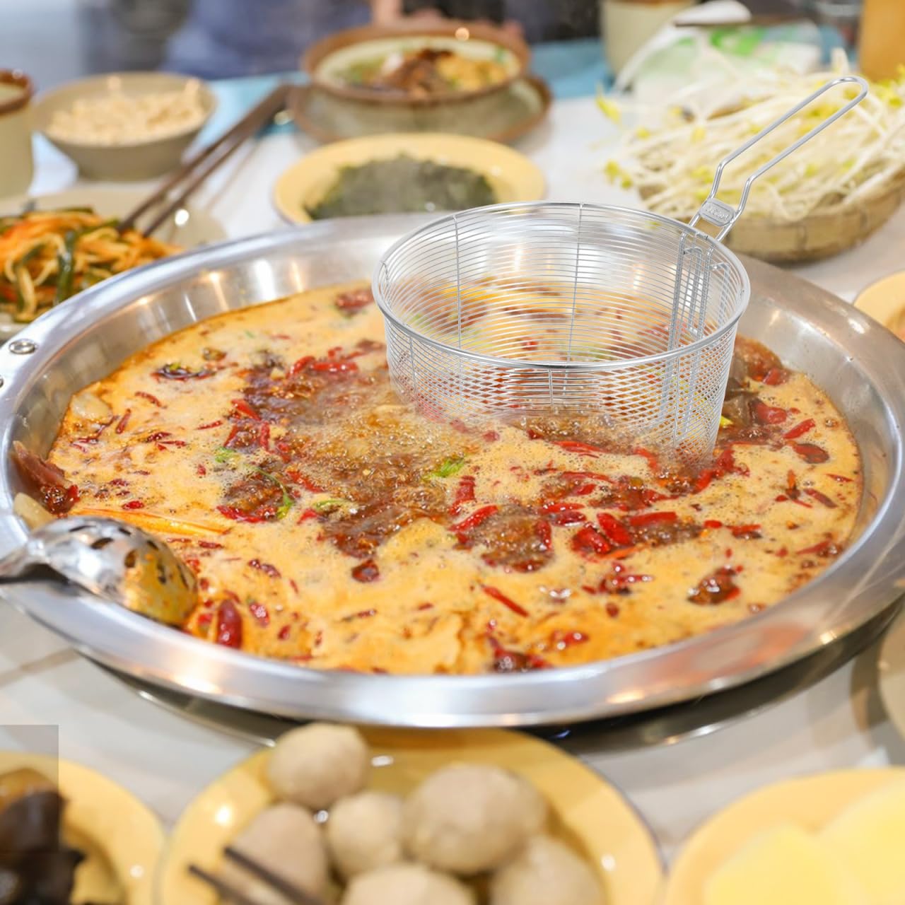 Kichvoe Mesh Pasta Basket - Stainless Steel Mesh Spider Strainer - Noodle Strainer Spaghetti Spoon Fried Food Container Deep Basket Skimmer for Noodles Dumpling