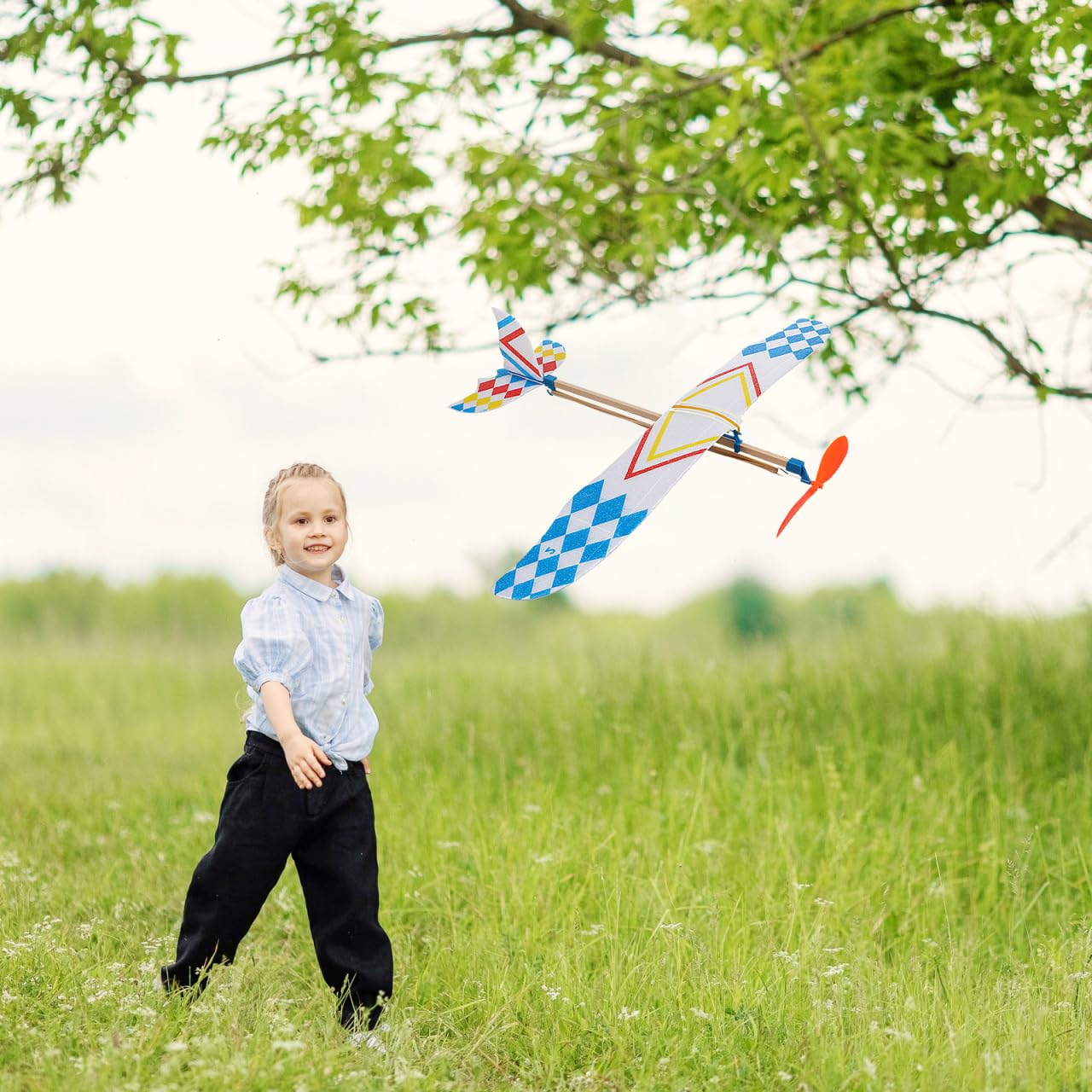TOYANDONA 5Pcs Rubber Band Powered Aircraft Airplane Model Creative Helicopter for Kids Throwing Glider Airplane Toy for Birthday Party Favor Prize Reward (Random Pattern)