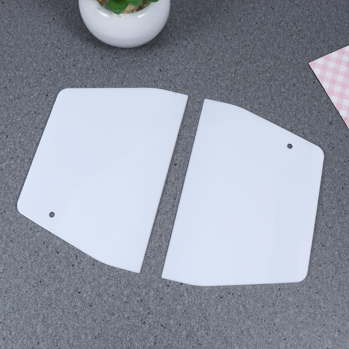 SUPVOX Plastic Dough Scraper 20 Pcs Cake Scraper Set for Baking Dough and Icing Spreading Ergonomic Kitchen Pastry Scraping Tool White