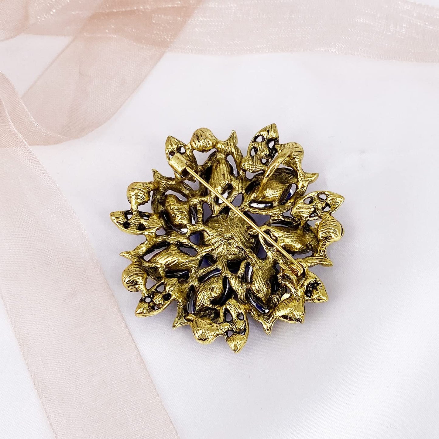 LAXPICOL Vintage Women's Blue Austrian Crystal Elegant Flower Brooch Wedding Broach Pin