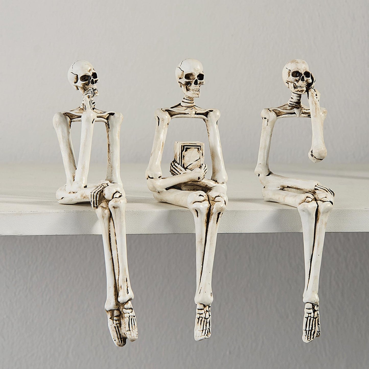 Octdays Skull Thinker Statues Halloween Decor, Indoor Small Resin Skull Collectible Figurines, Halloween Table Bookshelf Home Living Room Decorations (White)
