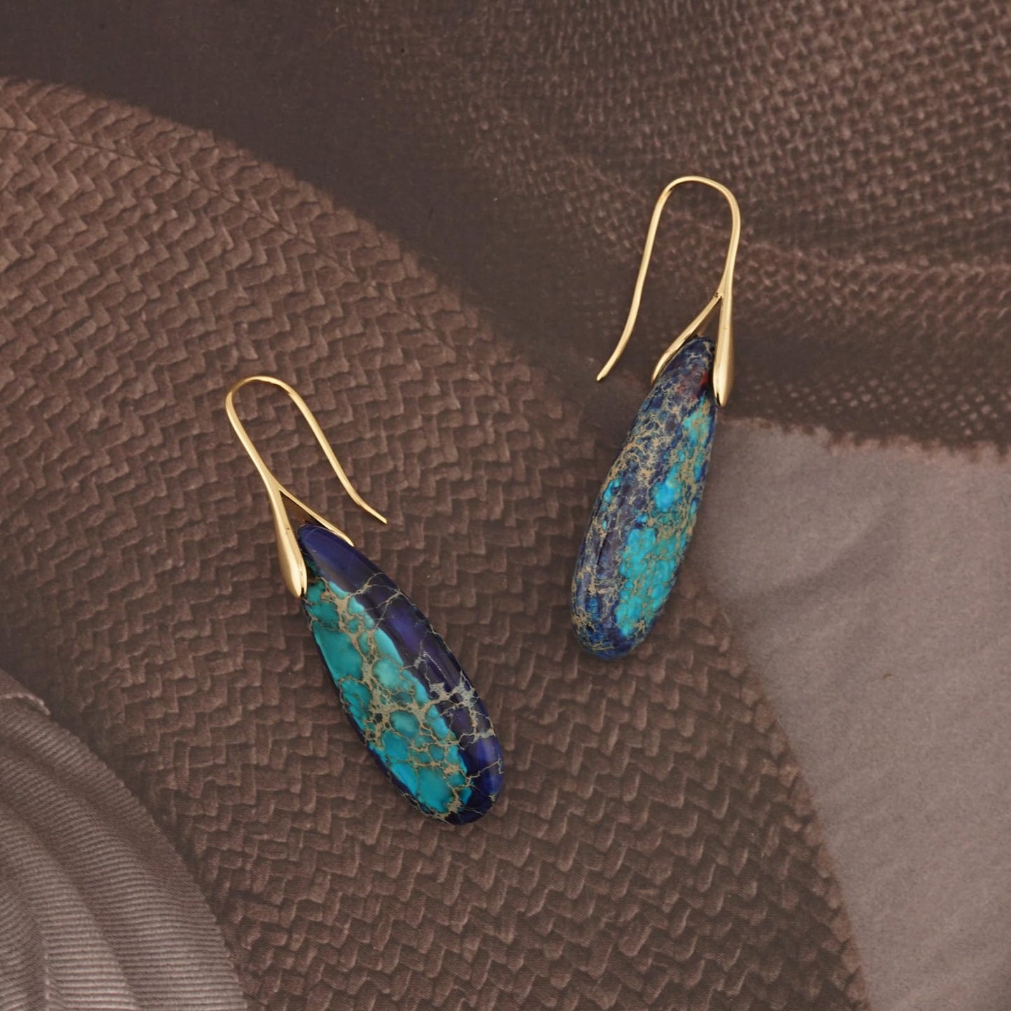 Sriomu Natural Healing Stone Fishhoop Dangle Drop Earrings Statement Gold silver earrings