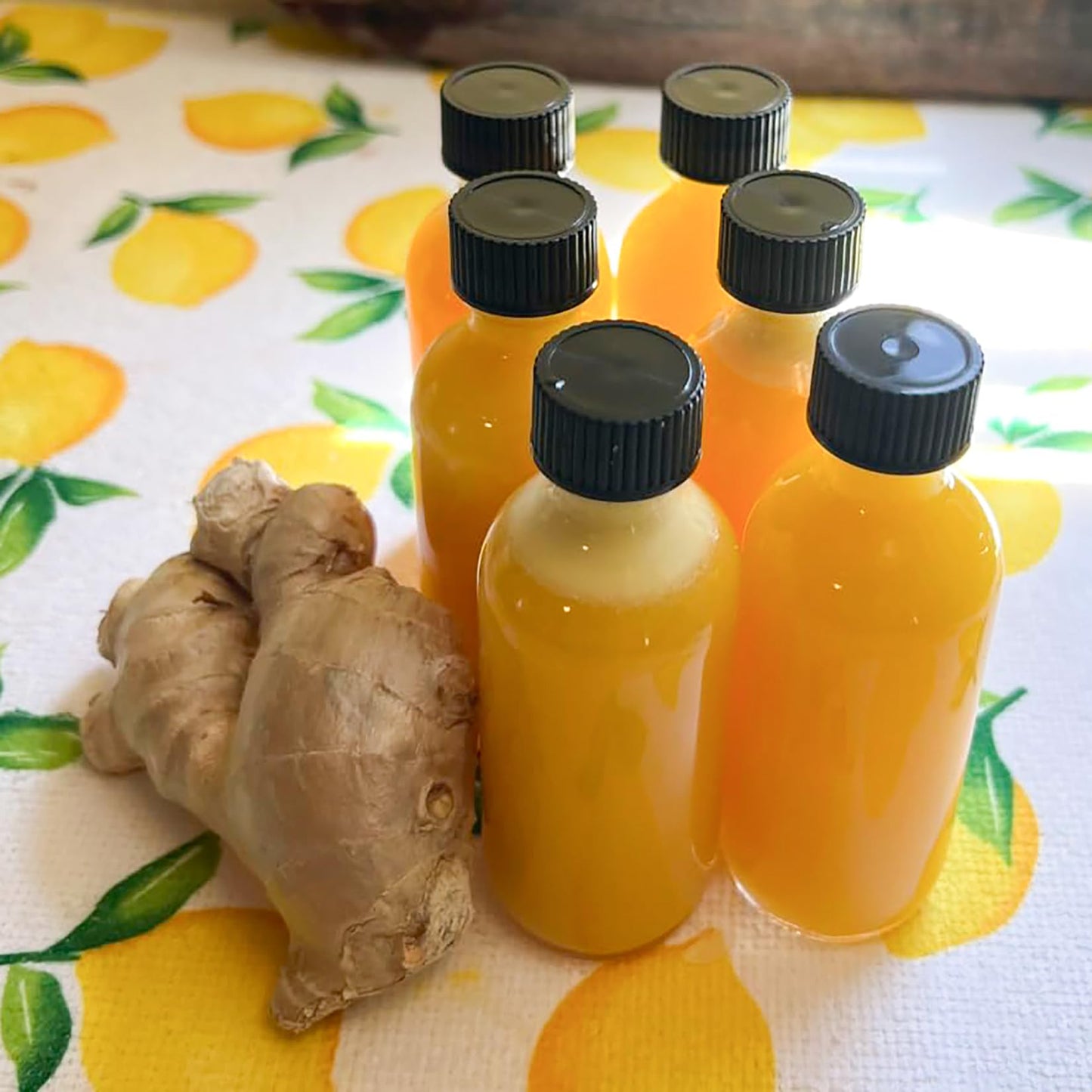DIDITIME 24 Pack Glass Bottles With Caps, 2 oz Jars With Lids for Ginger Shots, Vanilla Extract, Juice, Oil, Wellness Shot, Hot Sauce - Mini Decorative Bottles