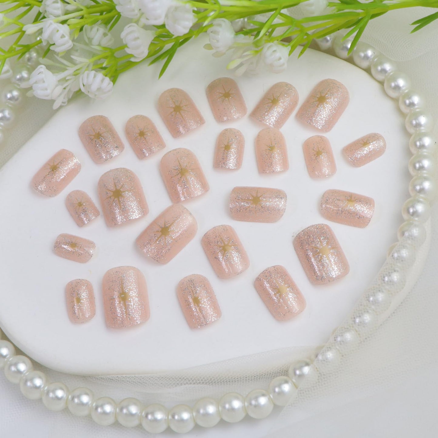 Short Press on Nails Square Fake Nails Nude Acrylic Nails Press ons with Gold Stars Design Glitter Artificial Stick on Nail for Women 24Pcs