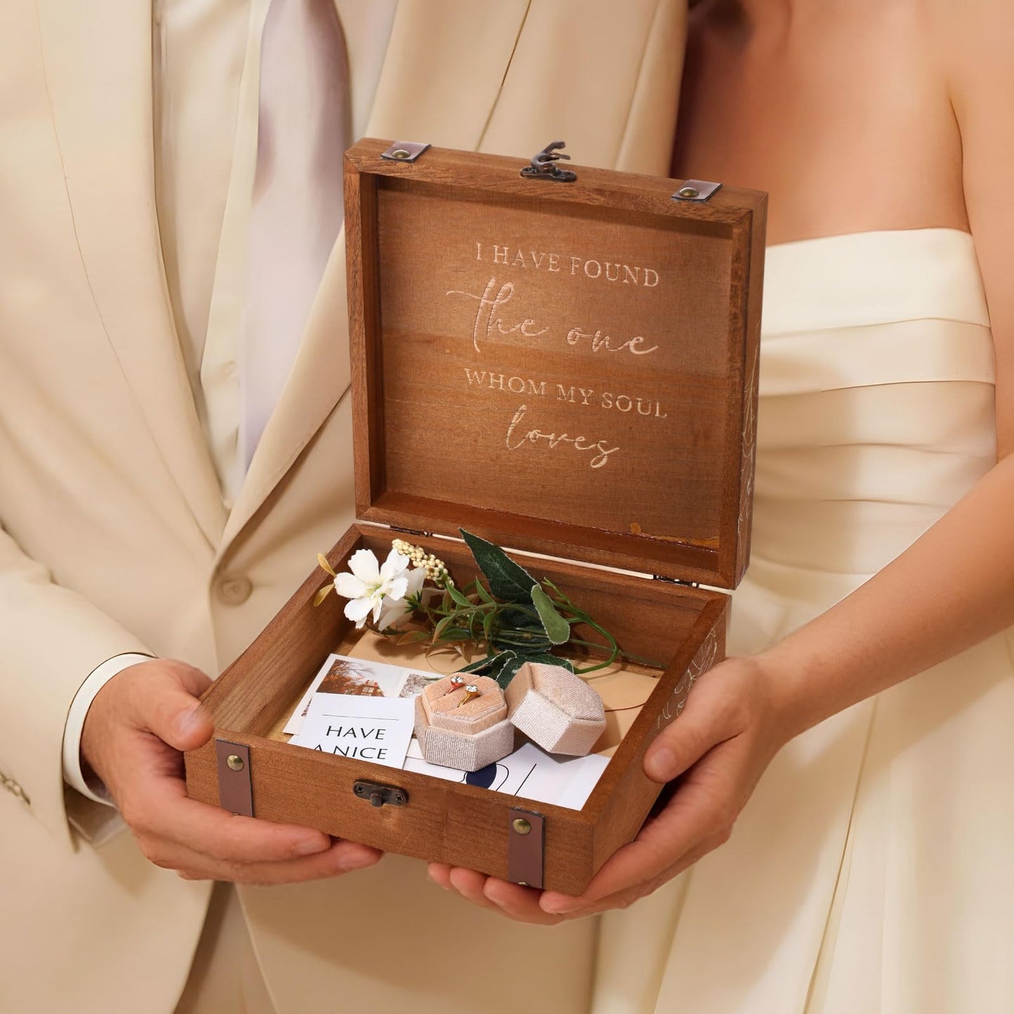 Teecyhooo Wedding Keepsake Box for Couples Mr and Mrs Wooden Memory Storage Boxes PU Leather Studs Rustic for Bride Groom Wedding Bridal Shower Bachelorette Engagement Anniversary Decor
