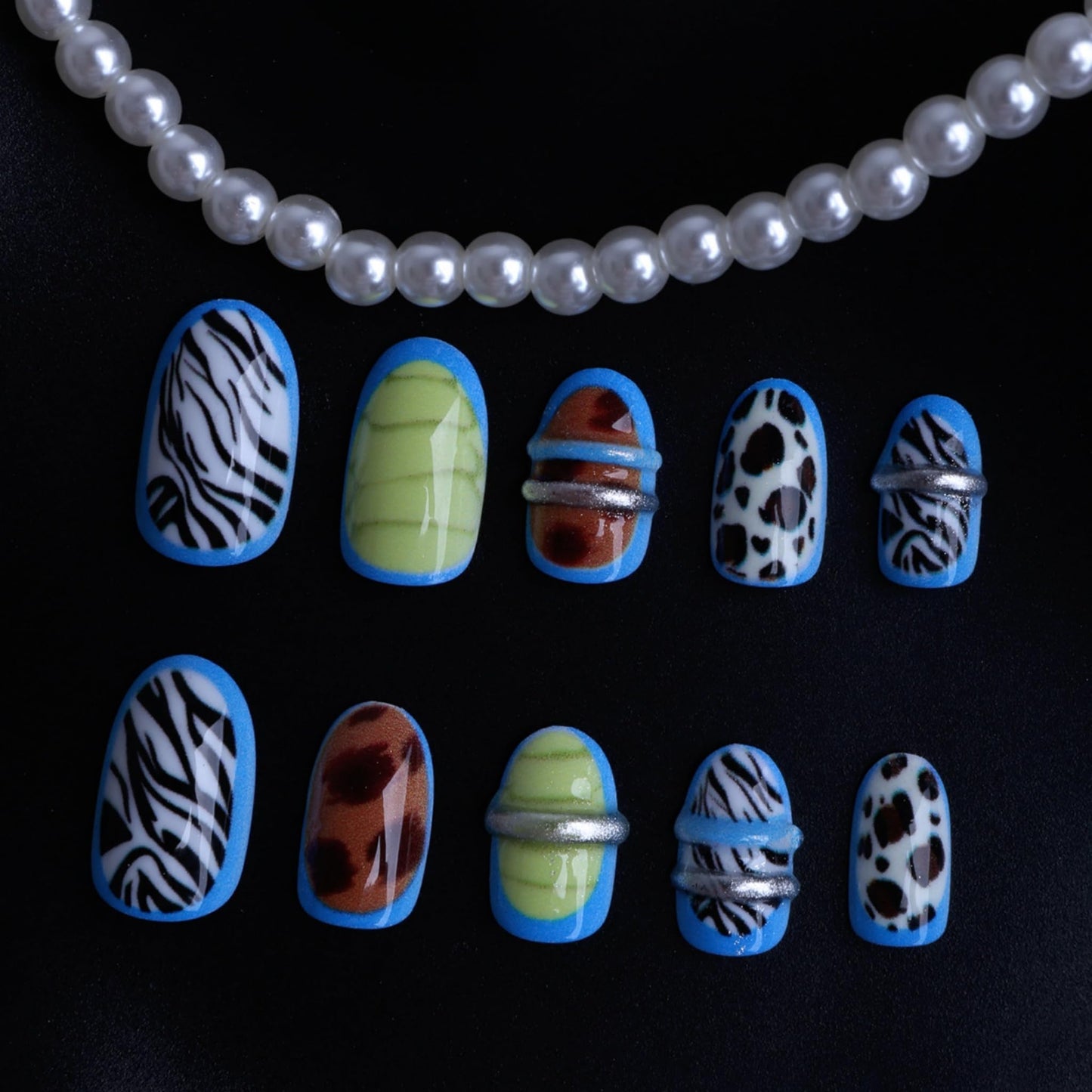 Short Press on Nails Oval Fake Nails Blue Artificial Nail Tortoise Shell Designs Stick on Nail with Leopard Pattern for Women 24pcs
