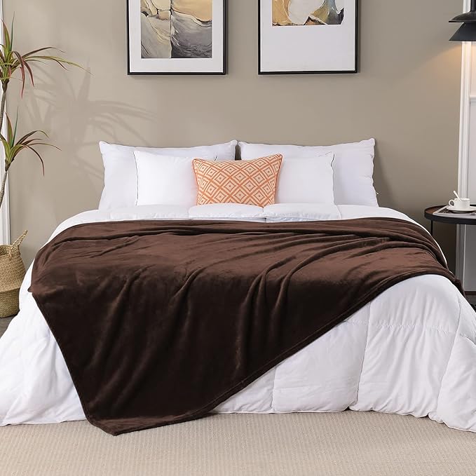 SOCHOW Flannel Fleece Blanket Luxury Twin XL Size, All Season Lightweight Super Soft Cozy Blanket for Bed or Couch, Brown66inch X90''