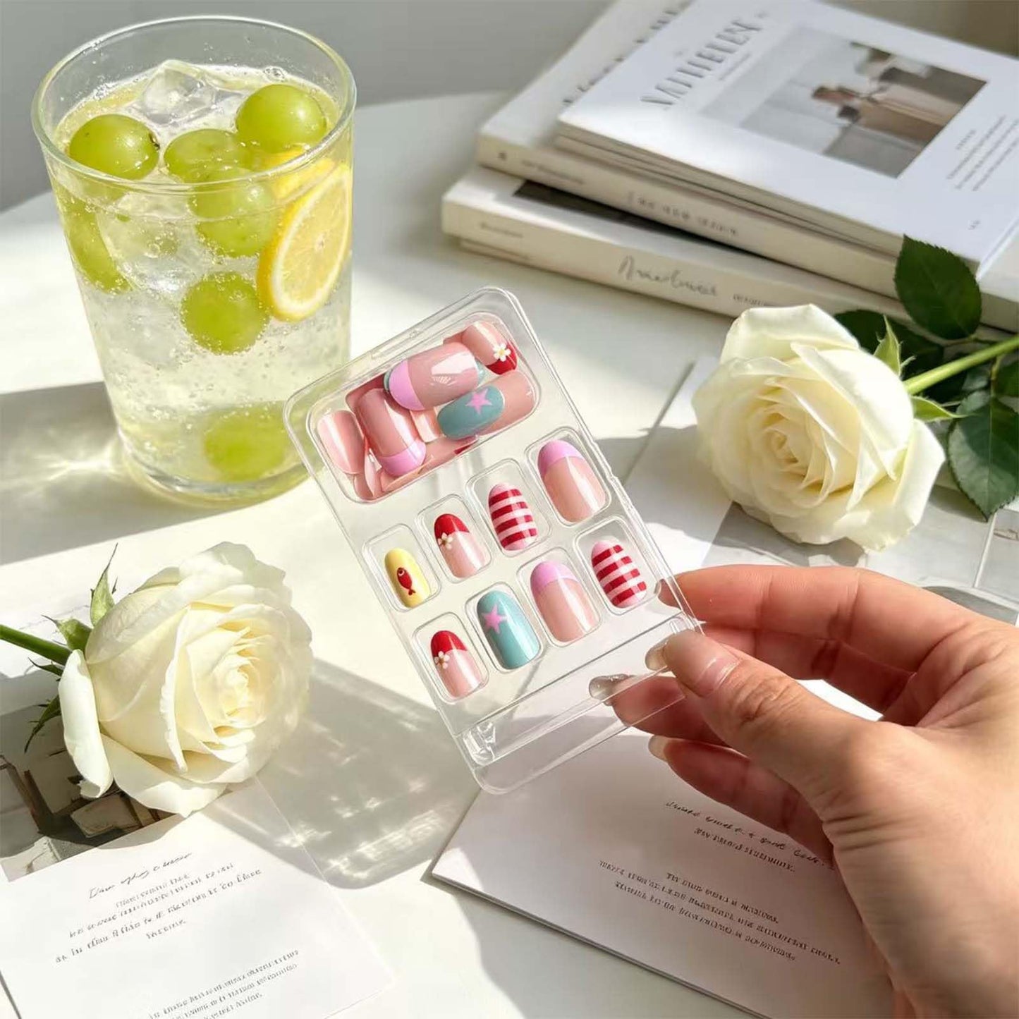AWDSLUY 24Pcs Cute Summer Beach Press on Nails Short Round Fake Nails with Fish Star Flower Stripe Design Pastel Pink Blue Yellow Glossy False Nails Kawaii Vacation Stick on Nails for Women
