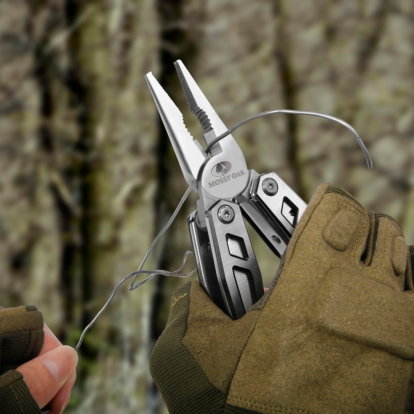 MOSSY OAK Multitool, 21-in-1 Stainless Steel Pocket Knife with Screwdriver Sleeve, Self-locking Pliers with Sheath-Perfect for Outdoor, Survival, Camping, Hiking, Simple Repair