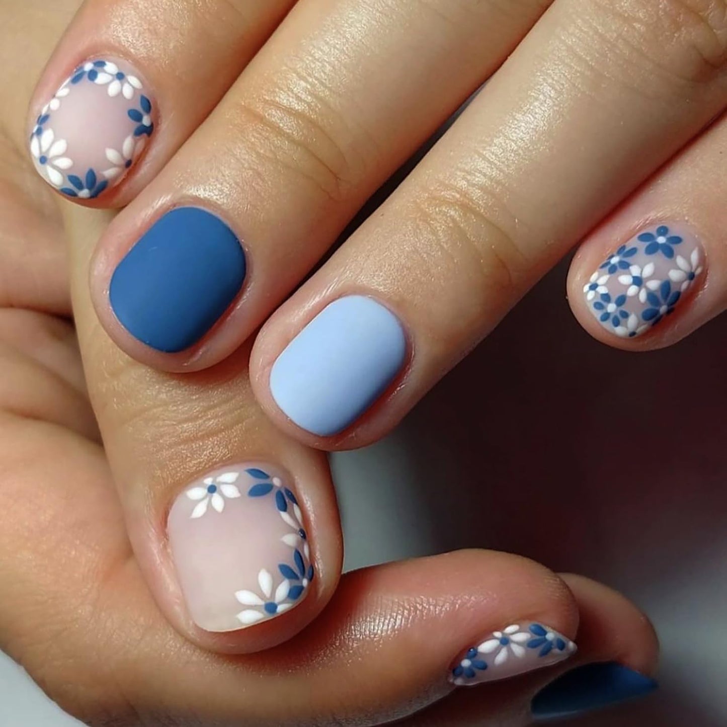 Flower Press on Nails Short Square Fake Nails with Spring White Blue Floral Designs Light Blue Matte Full Cover False Nail Acrylic Flowers Stick on Nail for Women 24Pcs