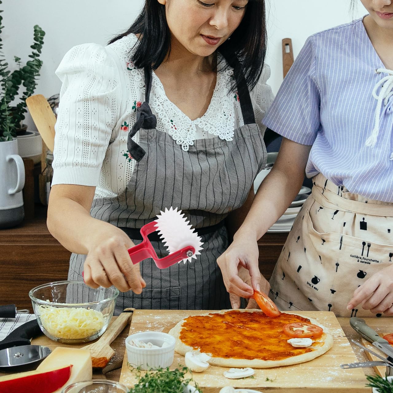 Zerodeko Pizza Dough Roller Docker 7.87 Inch Plastic Spike Wheel Kitchen Gadget for Even Pizza Crust Perforation and Bubble Prevention Baking Tool