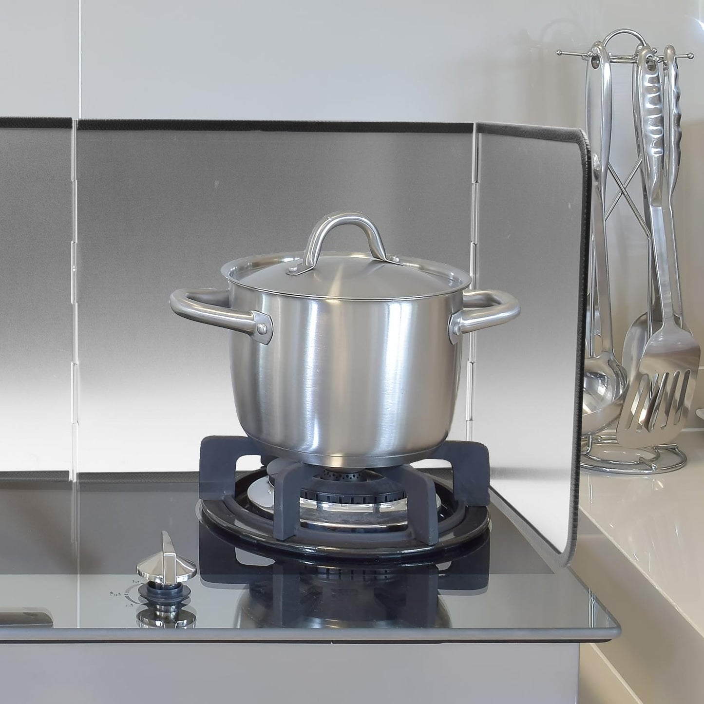 Splatter Guard for Frying Non-Stick 3 Sided Foldable Grease Splatter Screen Stainless Steel Backsplash Anti Splatter Shield Guard for Stove Screen Protector for Frying Stove Top Wall Easy to Clean