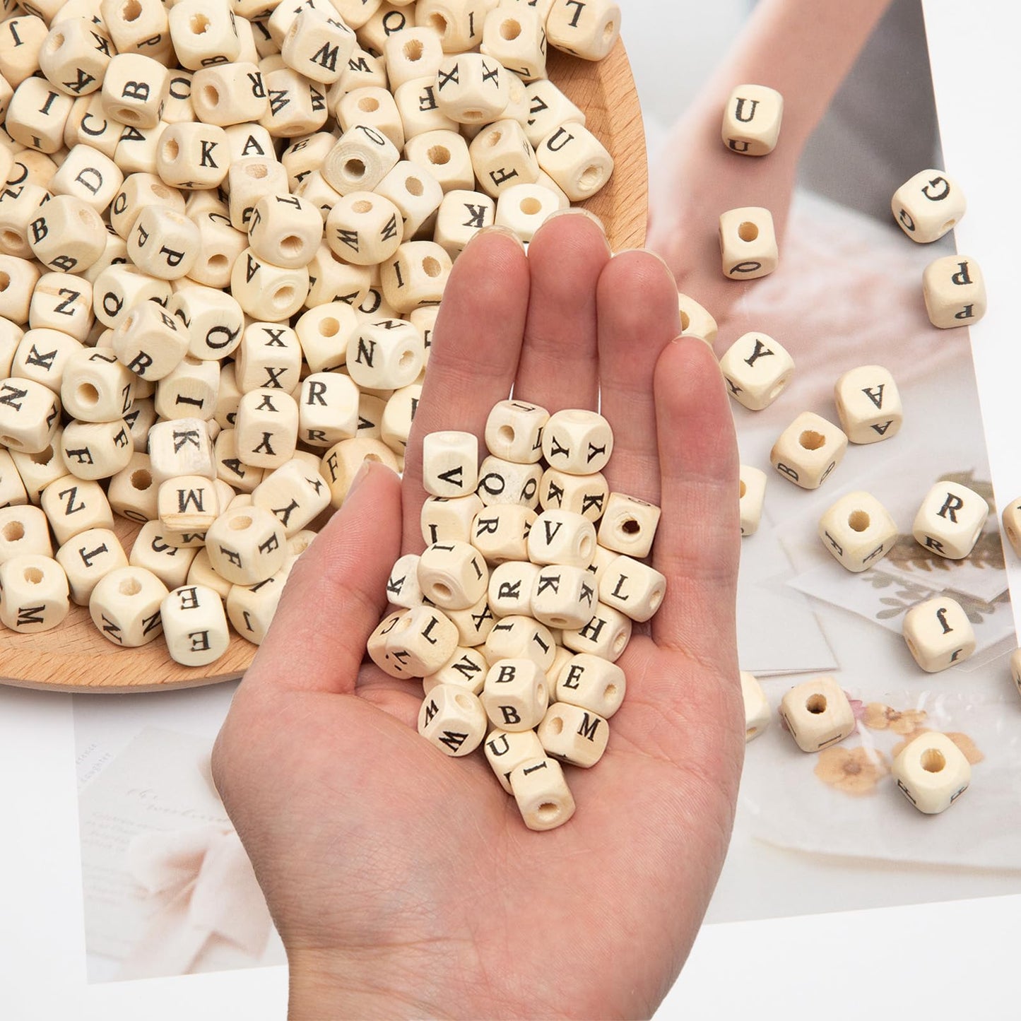 Luyoaozy 520pcs 10mm Wooden Letter Beads with Initial A-Z Square Alphabet Wood Beads Natural Cube Bulk for Jewelry Bracelet Making DIY Crafts