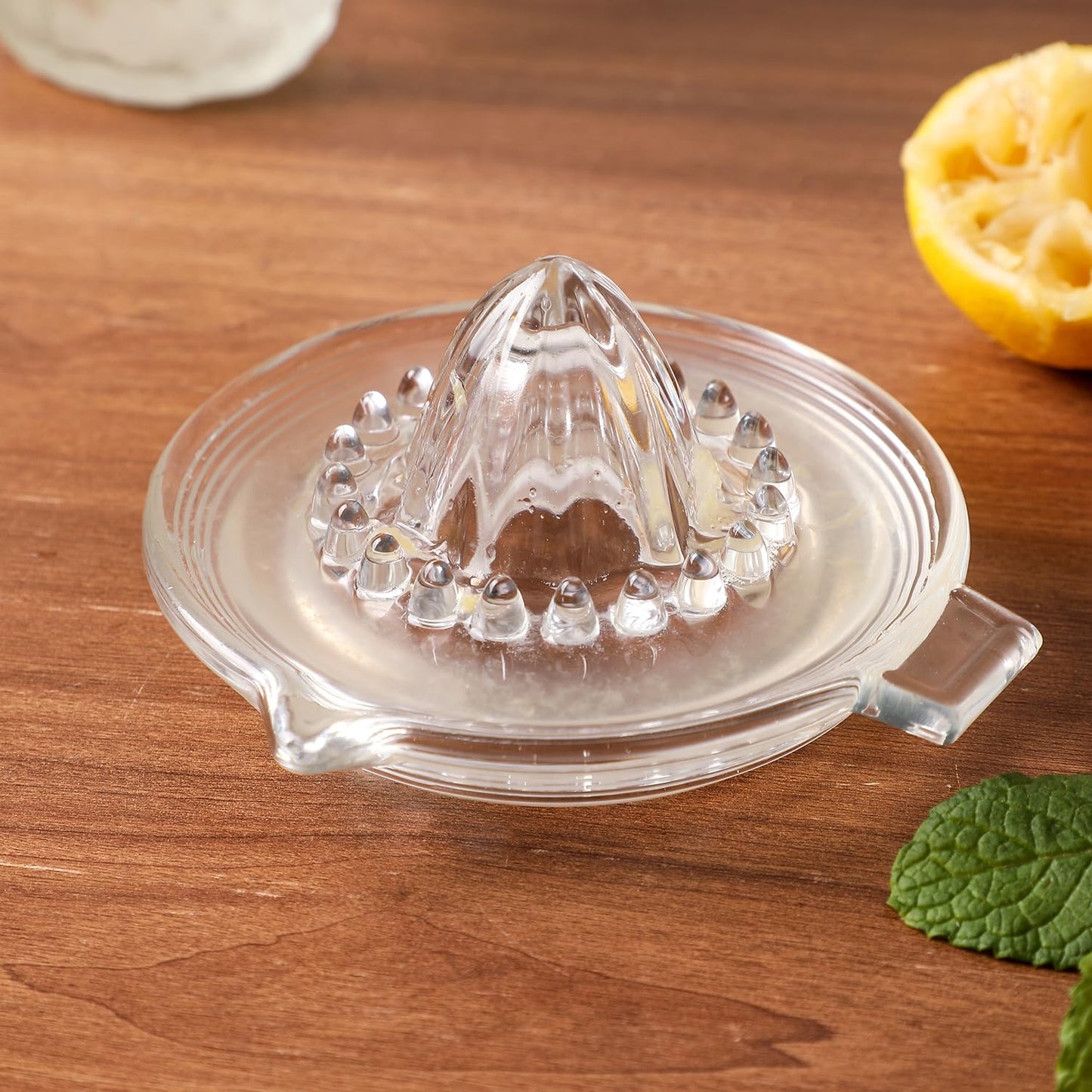 ZQXJWFY Glass Lemon Manual Juicer, for Orange, Grapefuit, Small Citrus, Extractor Manual Hand with Handle and Pour Spout, Kitchen Bar Drink Preparation Tool (1)