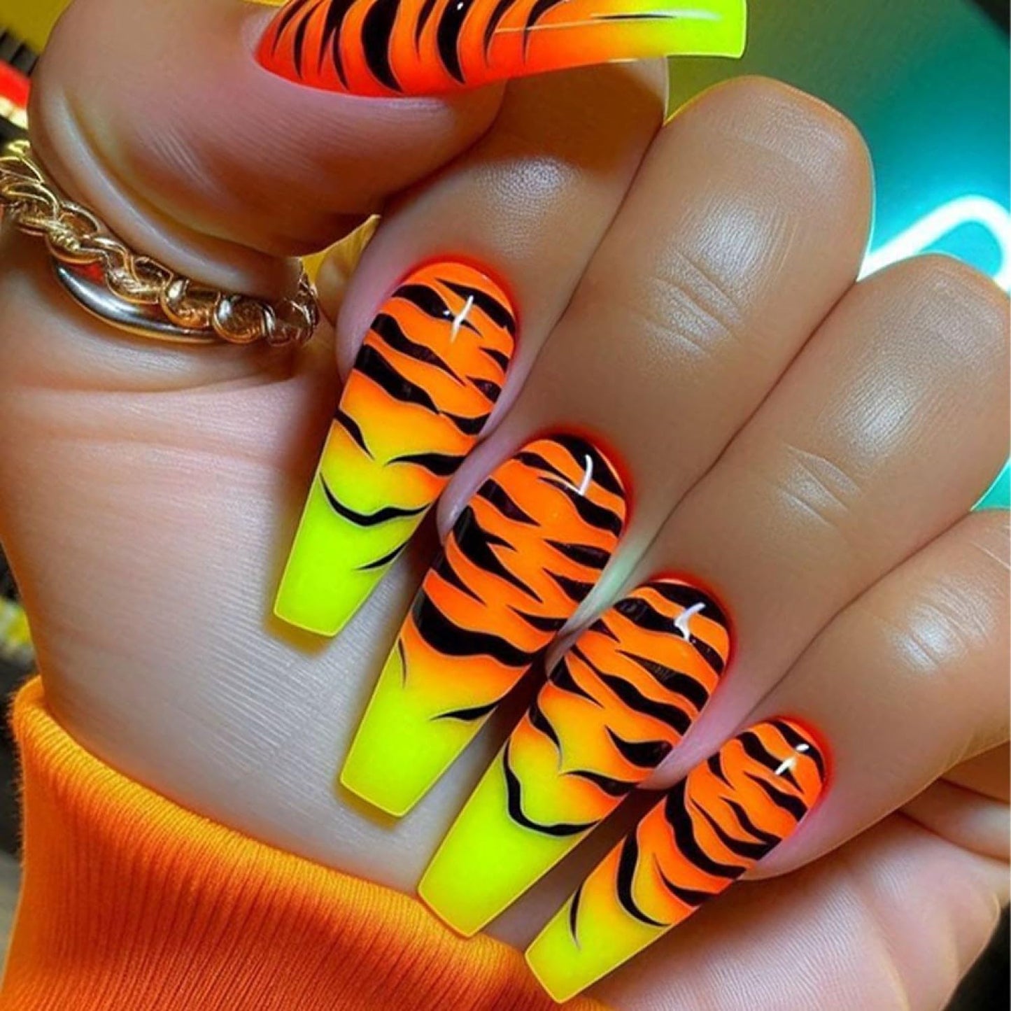 Chunmeng 24PCS Yellow Orange Gradient Tiger Nail Art, Cute Press on Nails with Smooth Glossy Finish, Reusable False Nails for Women & Girls