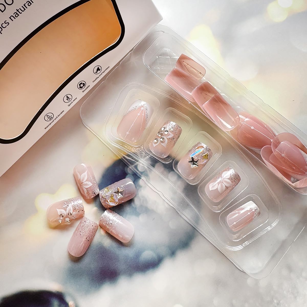 DZPGUONIZ 24pcs Short Square Press on Nails French Tip Fake Nails White Flower with Star Design Glitter False Nails Luxury Nail Charms Crafts White Stripes Glue on Nails for Women Manicure Tips