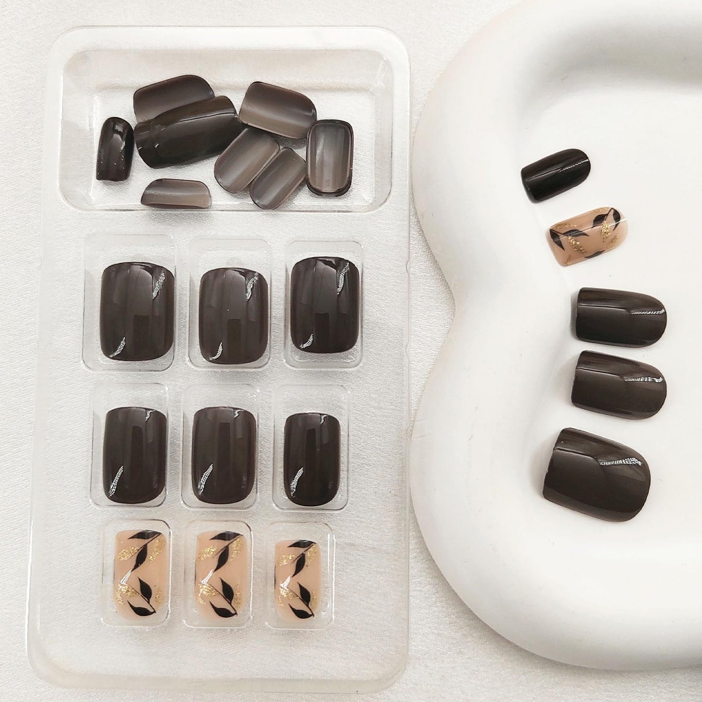 Short Press on Nails Square Fake Nails Press ons with Leaf Designs Brown Full Cover Acrylic Nails Gold Glitter Glue on Nails Glossy & Simple Artificial False Nails for Women 24 Pcs