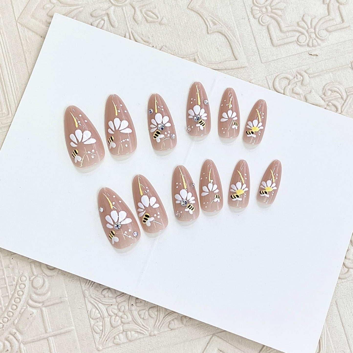 Bee Press on Nails Medium Almond Fake Nails with Designs Daisy Stick on Nail Cute Acrylic False Nail Rhinestone Artificial Nail Press ons Glossy Full Cover Glue on Nails for Women 24Pcs