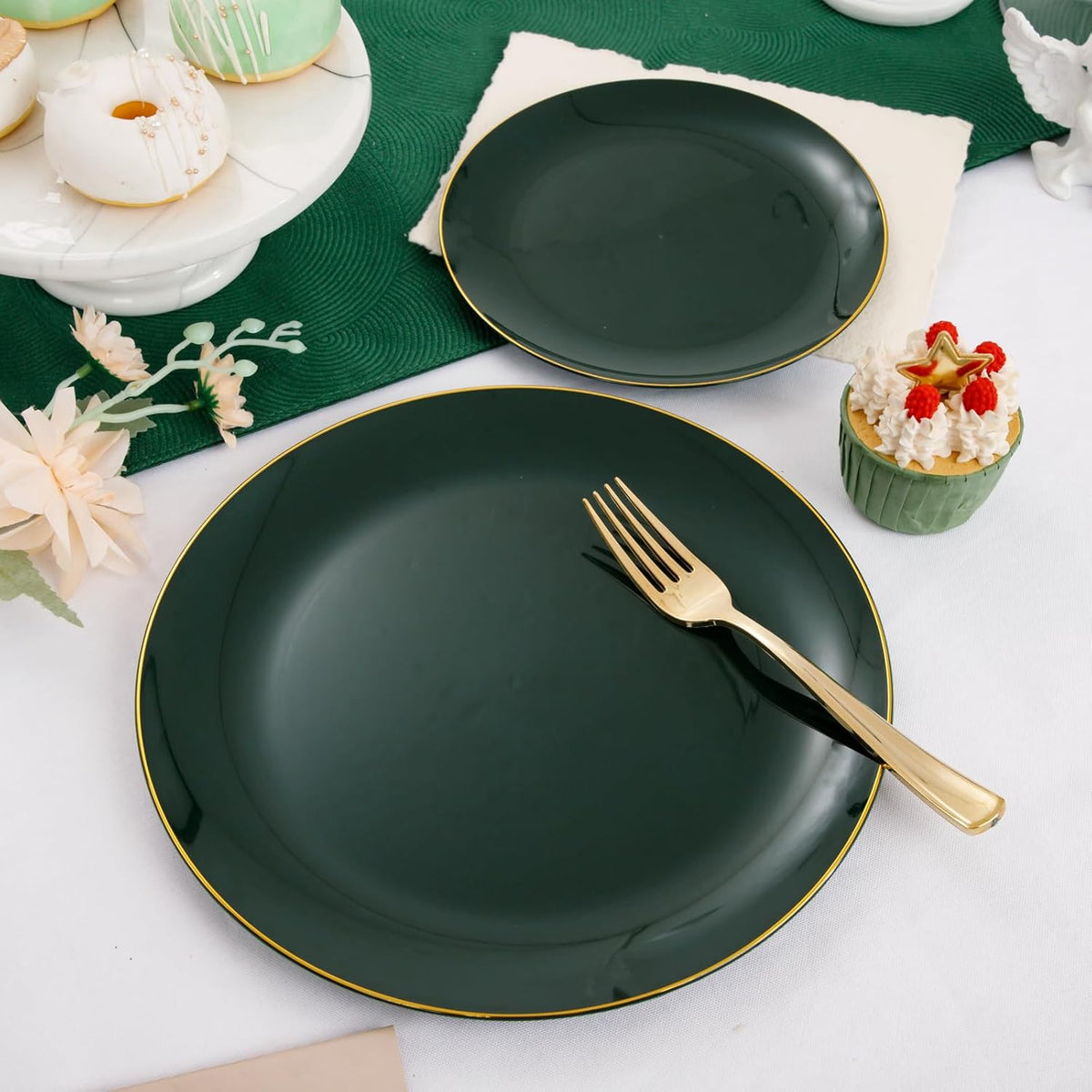 PULOTE 100PCS Green Plastic Plates - Green Disposable Plates With Gold Rim - Include 50 Pieces Dinner 10.25inch,50 Pieces Dessert 7.5inch for Party&Christmas