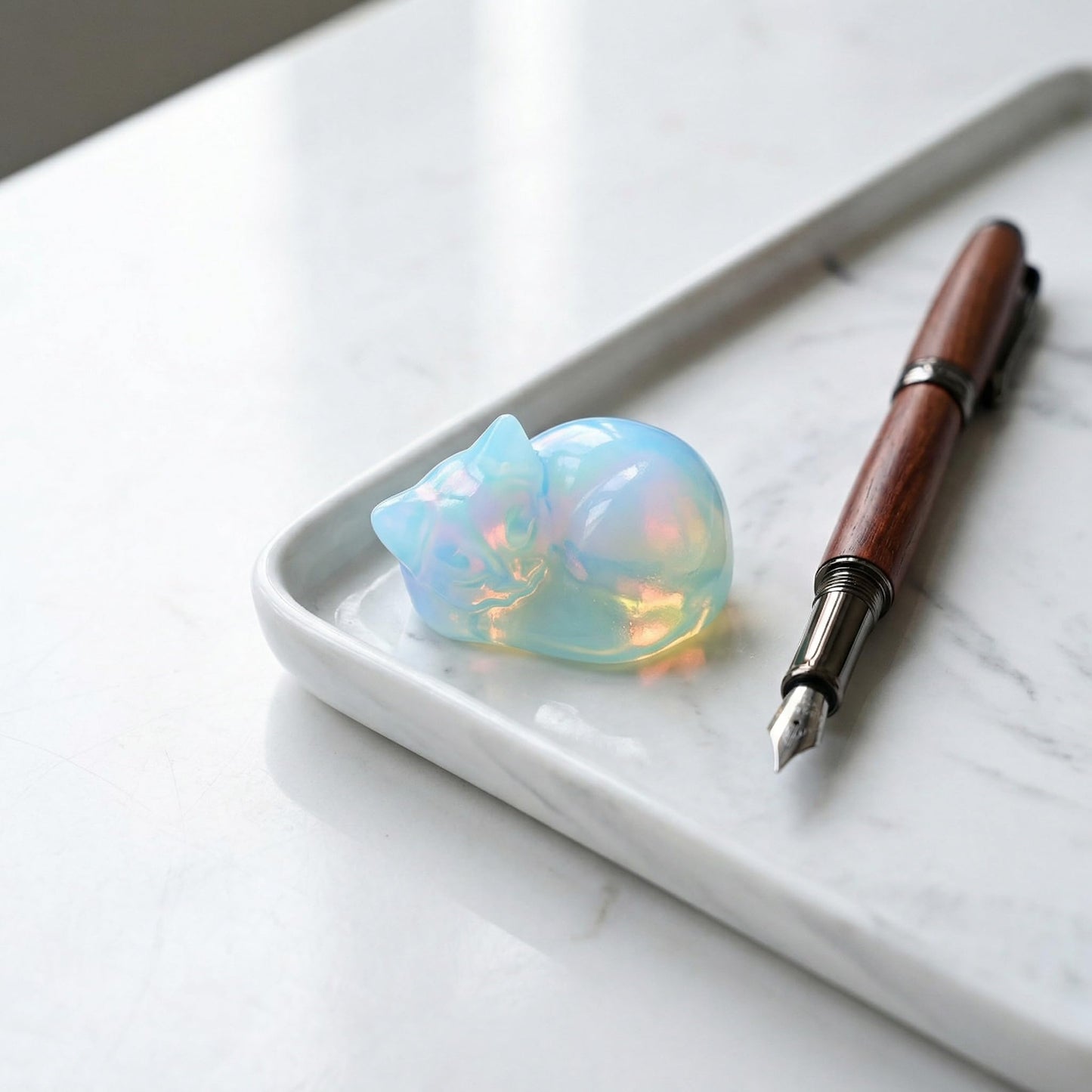 RUIJINGYUAN Opal Cat Statue - 2 Inch Hand Carved Healing Crystal Figurine, Sleeping Cat Stone Sculpture for Desk Decor, Office Home Gift for Cat Lovers