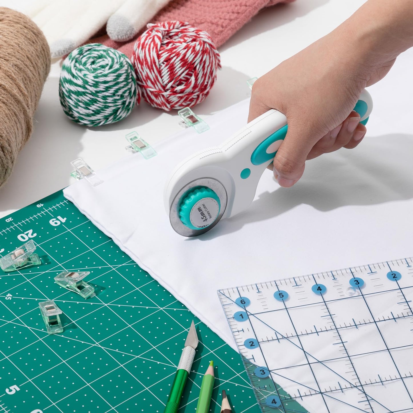 Lasnten Rotary Cutter Set 18 x 24 Inch Folding Extra Large Self Healing Cutting Mat, 45mm Fabric Cutter, 5pcs Rotary Blades, Acrylic Ruler, Knife Set for Sewing, Crafting, Patchworking, Art, Clay