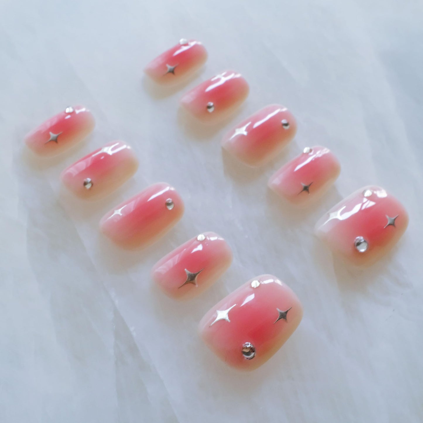 [GLORS] Short Square Press On Nails, Handmade Trendy Design in Pink with Silver Stars, 10 Pieces Salon Quality (Small, SS)