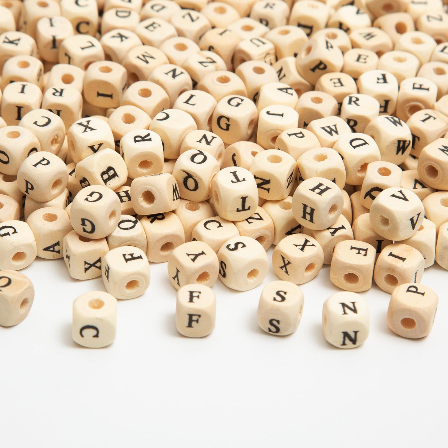 Luyoaozy 520pcs 10mm Wooden Letter Beads with Initial A-Z Square Alphabet Wood Beads Natural Cube Bulk for Jewelry Bracelet Making DIY Crafts