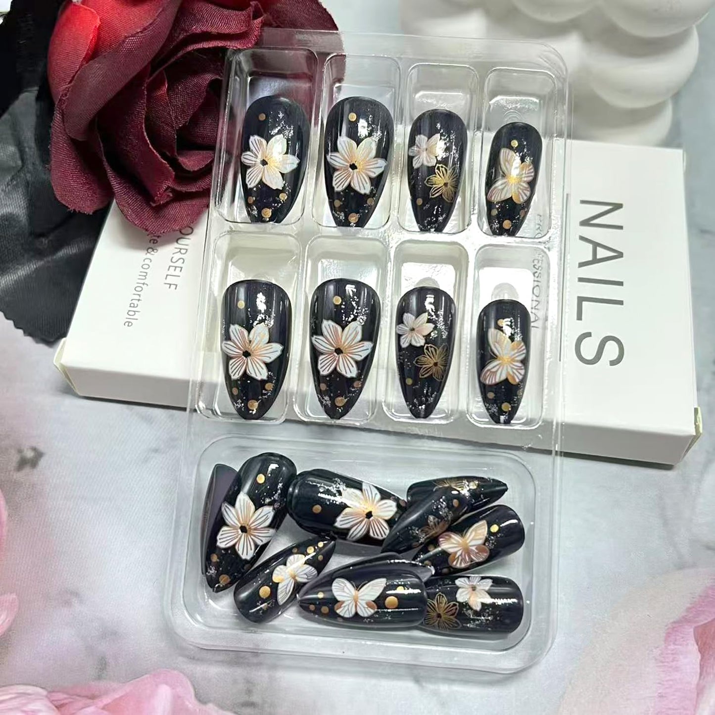 Retro Butterfly Press on Nails Medium Almond Fake Nails Flower Pattern Glue on Nail Glossy Full Cover Acrylic False Nail for Women