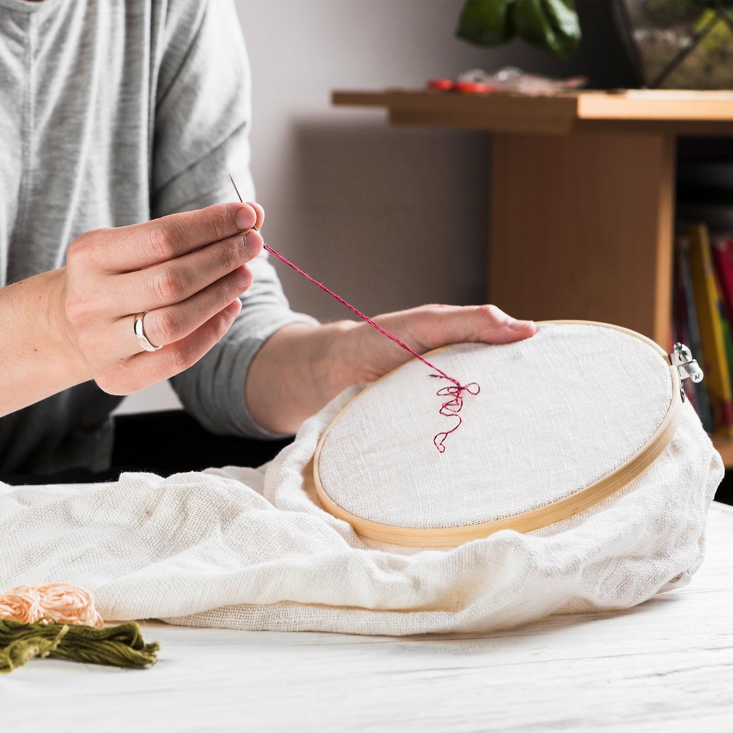 40 Pieces 6 Inch Round Embroidery Hoops Bulk Bamboo Frame Circle Cross Stitch Hoop Ring for Embroidery Art Craft Sewing