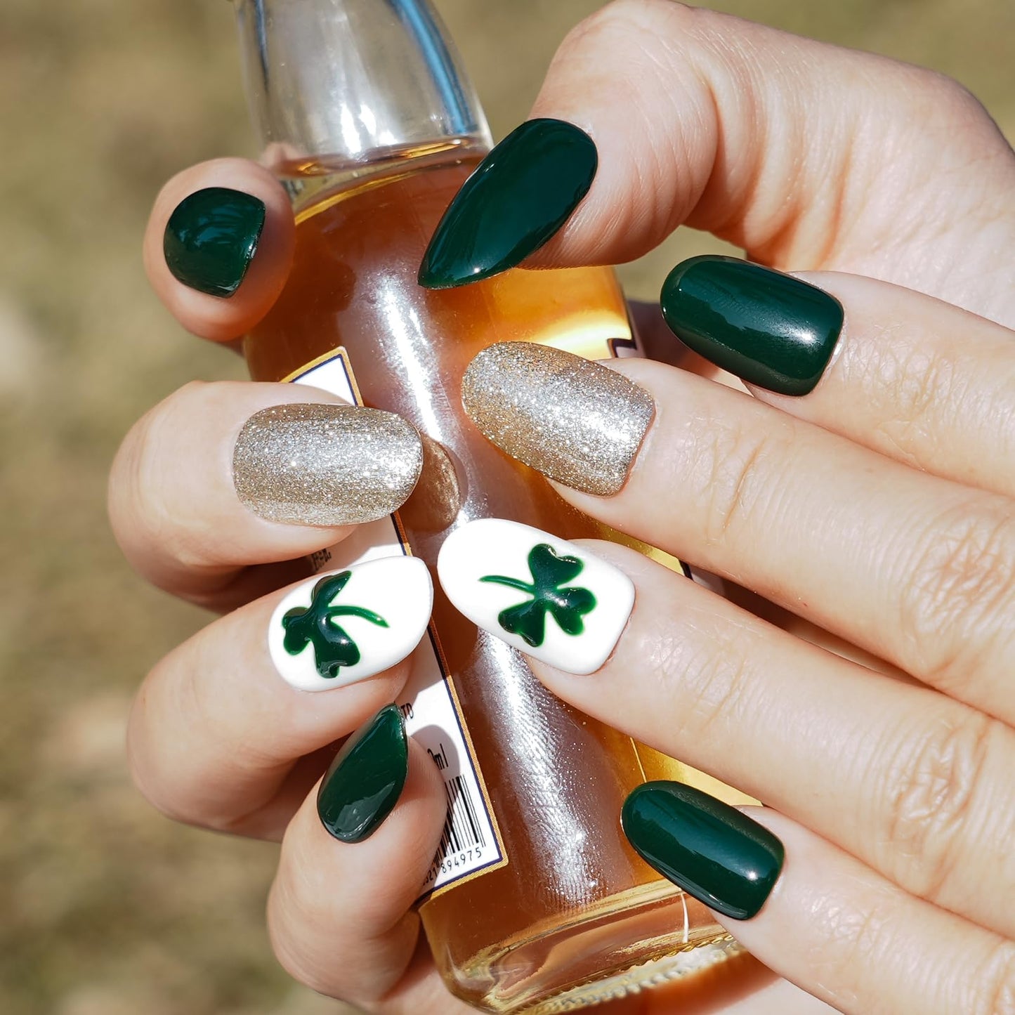 Tesytto Short Oval Press On Nails, Deep Green Silver Glitter Hand-Painted Clover, Reusable Full Cover Acrylic Nail Art (Size M)