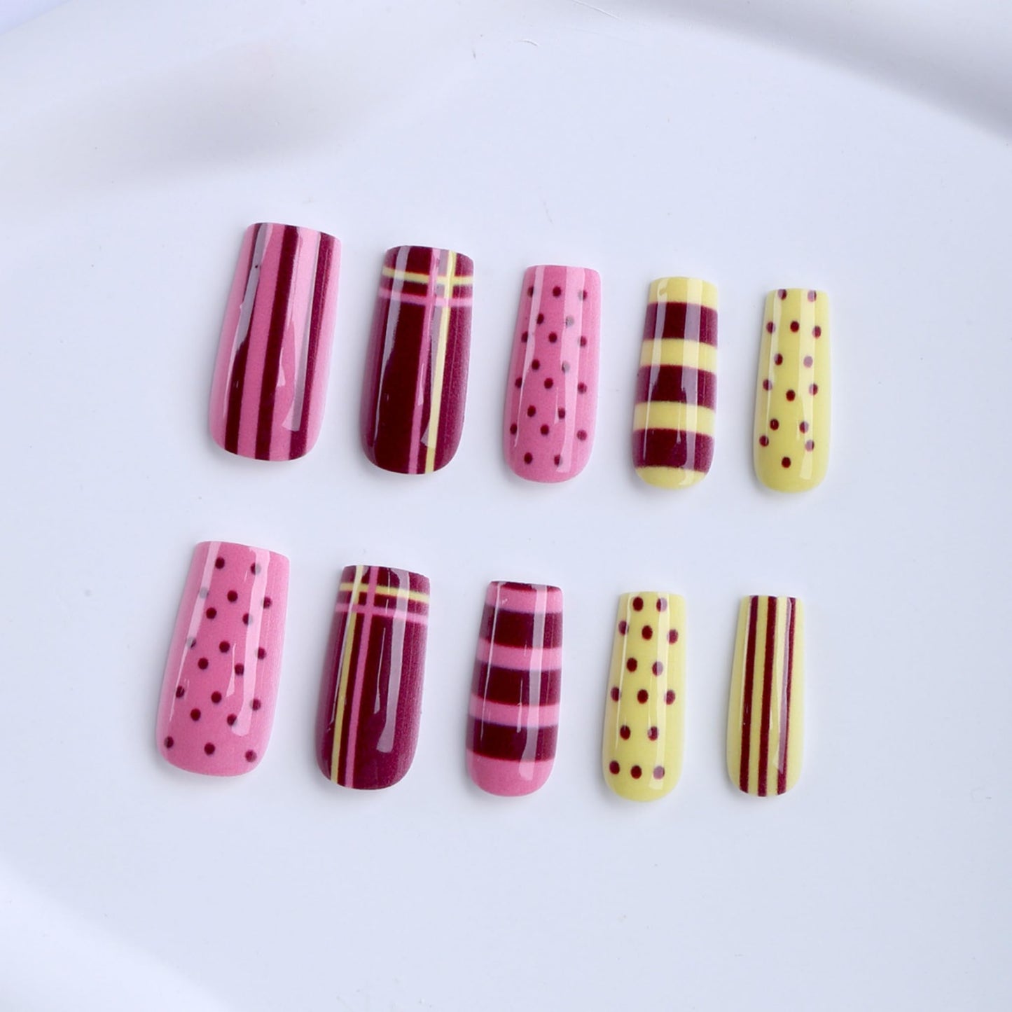 Long Press on Nails Square Fake Nails Pink Acrylic Nail Press Ons Seeneey Striped Design Brown Stick on Nail for Women 24pcs