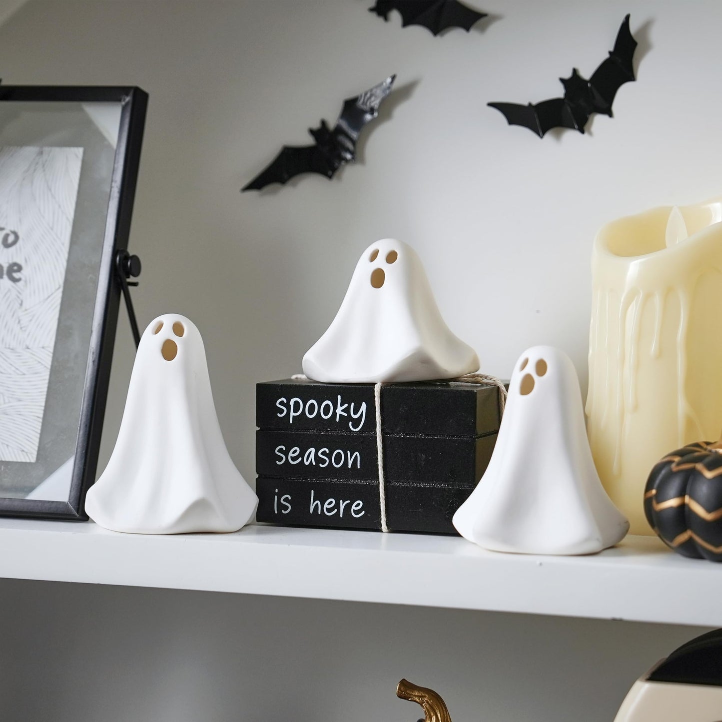 AOMOONOA Ceramic Ghost Decor, 3Pcs Light Up Ghosts for Indoor Halloween Decorations, Battery Powered White Mini Ghost Figurines with LED for Spooky Halloween, Home Tabletop Shelf Centerpieces