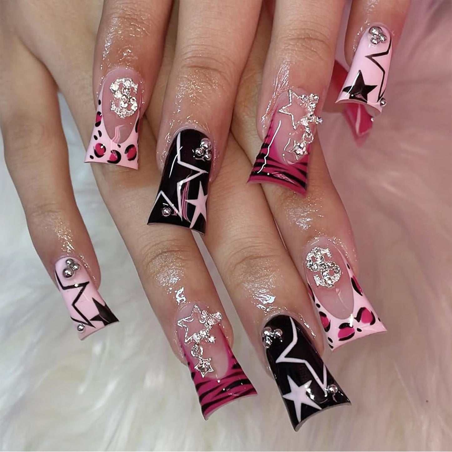 IMSOHOT Y2K Duck Press on Nails Pink Black French Tips Fake Nails Full Cover Star Print Artificial False Nails Cute Duck Feet Medium False Nails for Women 24PCS