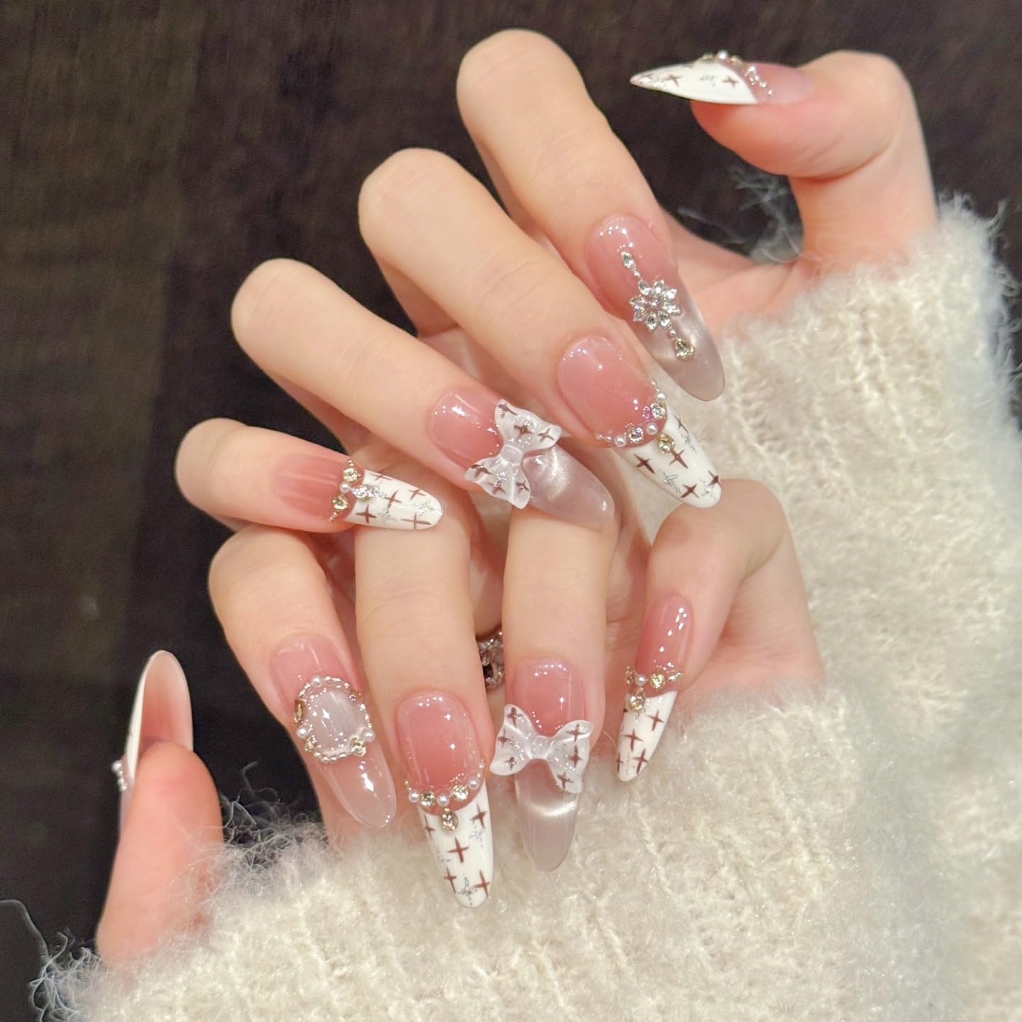 Handmade Press on Nails Stiletto French Style with Cat Eye Gradient in Oil White Adorned by a Decorative Bow and Diamonds Handmade Stiletto Press on Nails 3D Luxury Press on Nails（S）