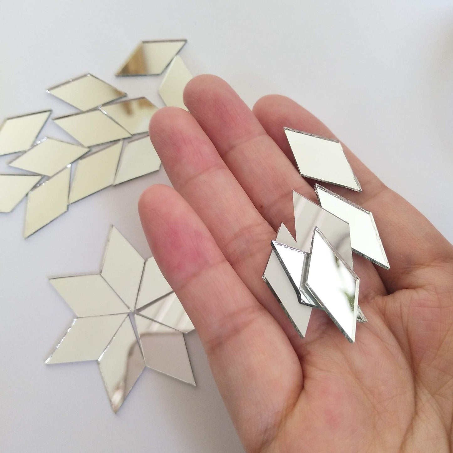 Set of 200pcs RUIXUAN Diamond Shape Mosaic Tiles Mirror Glass Home Decoration Crafts DIY Accessory (1/2x1inch)