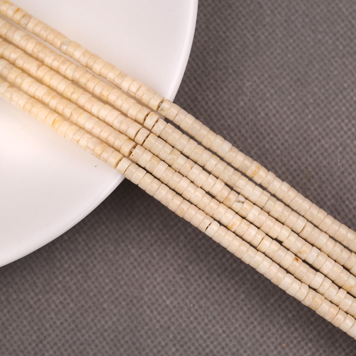 BONNY BOXX 150PCs Natural White Fossil Spacer Beads, Loose Semi Precious Flat Round Gemstone Heishi Disc Stone Beads for Beading Jewelry Making 4mm*2mm