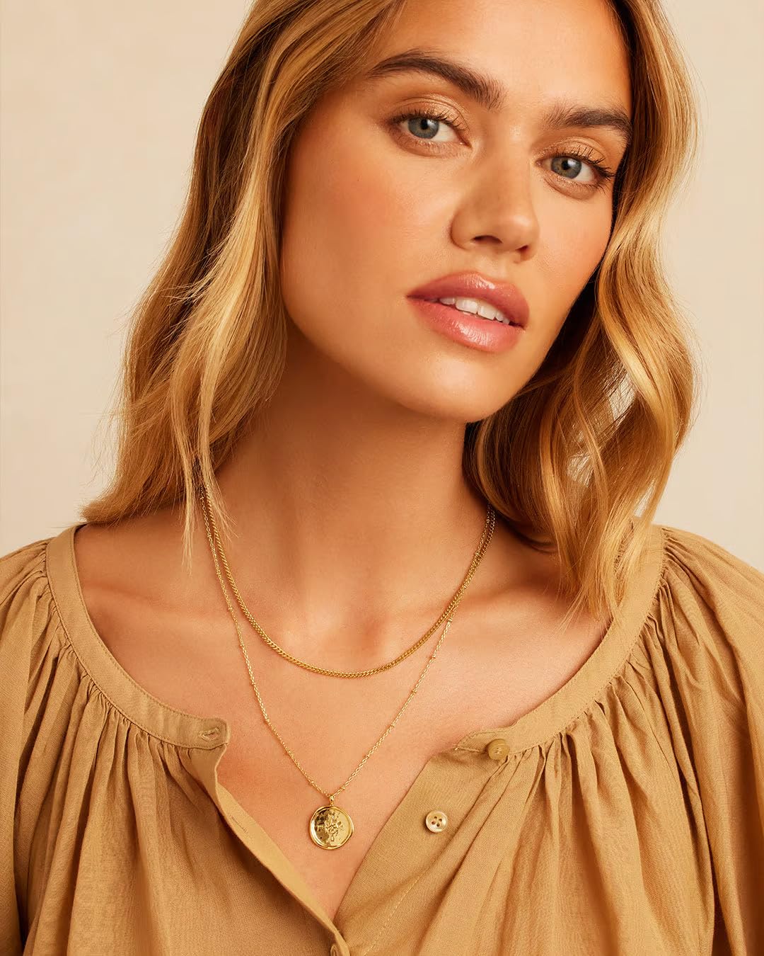 gorjana - Compass Coin Pendant Necklace 3/4 inch - 18k Gold Plated - Adjustable 17-19 inch Chain - Spring Ring Closure - Long-Lasting