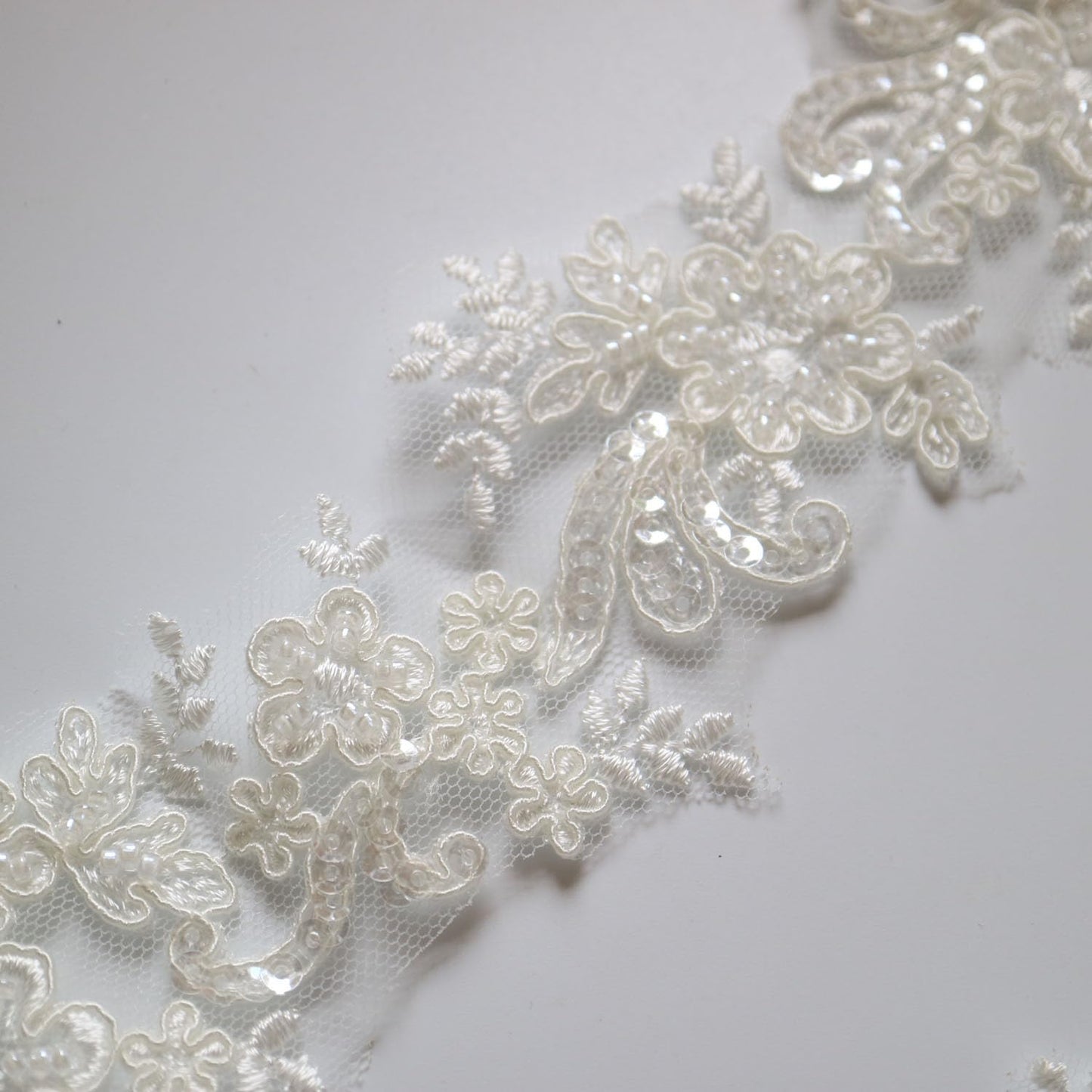 G-RUI 6cm*2yards Ivory White Luxury Beaded Embroidery Flower lace Appliques for Wedding Dresses Rhinestone Applique Patches Embroidery lace parches ropa (Off White Color)…