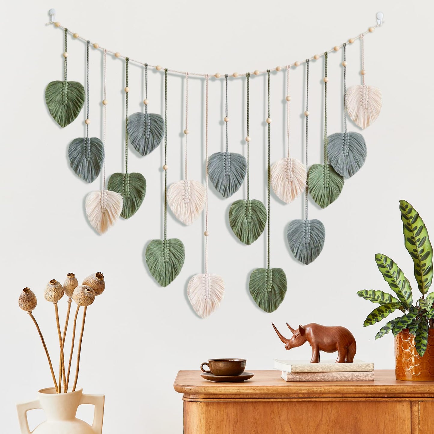 Urbun Macrame Leaves Wall Hanging -Large Chic Feather Boho Macrame Wall Decor Leaf Hanging Photo Display Handmade Woven Wall Art Leaf Tapestry for Nursery, Bedroom, Living Room, 29.5 x47.3 Inch