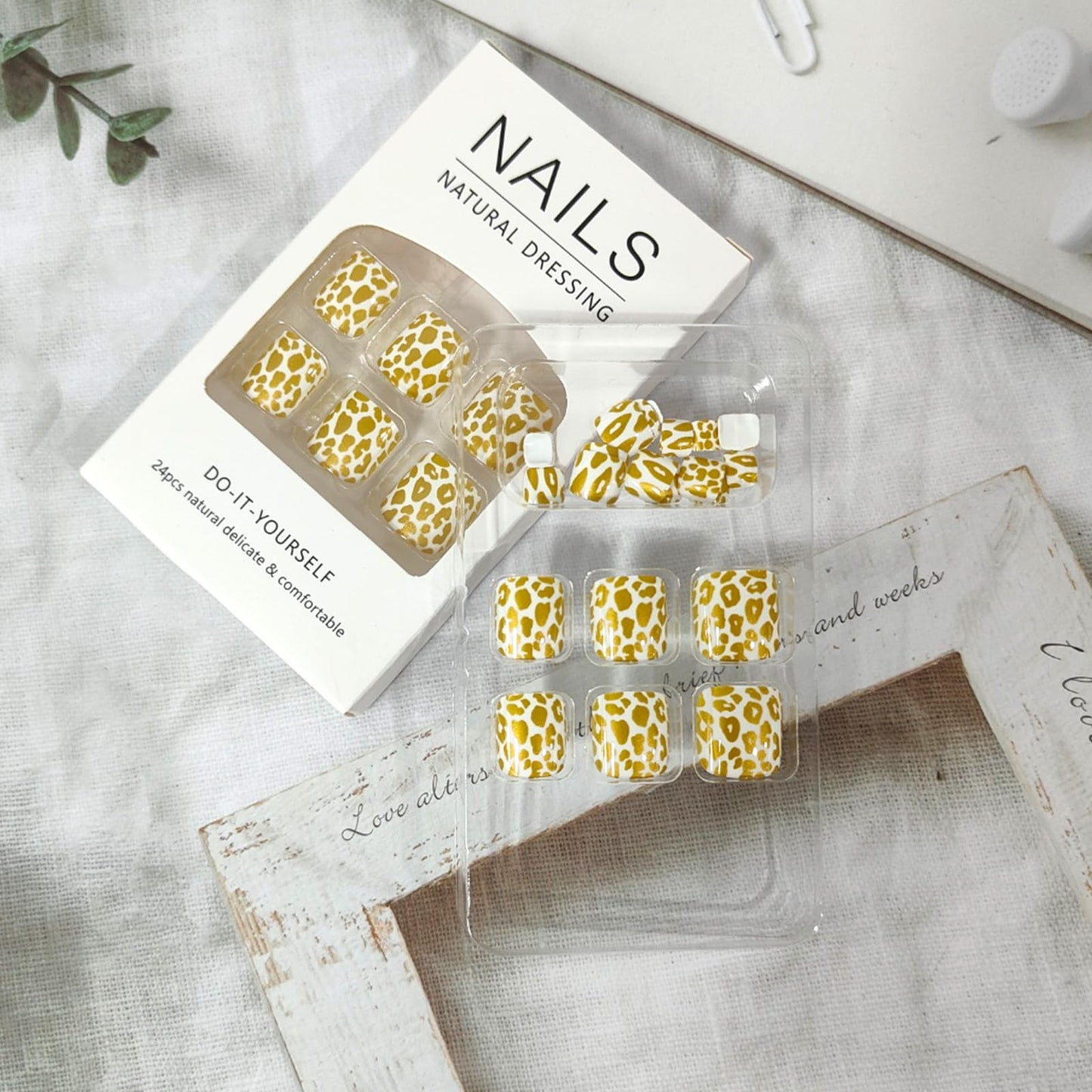 Gold Press on Toenails Short Square Fake Toe Nails with Golden Leopard Print Designs Acrylic False Toenails Glossy Summer Toenail Press on Nails Artificial Toenails for Coquette Women 24Pcs