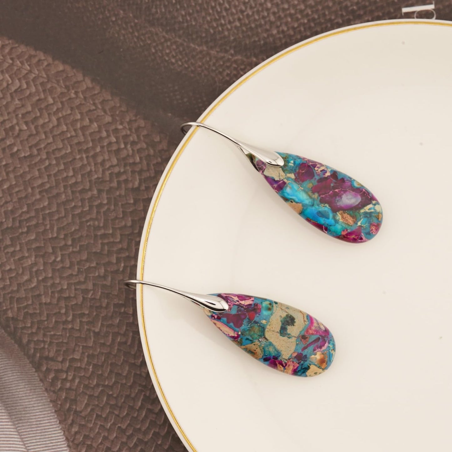 Sriomu Natural Healing Stone Fishhoop Dangle Drop Earrings Statement Gold silver earrings