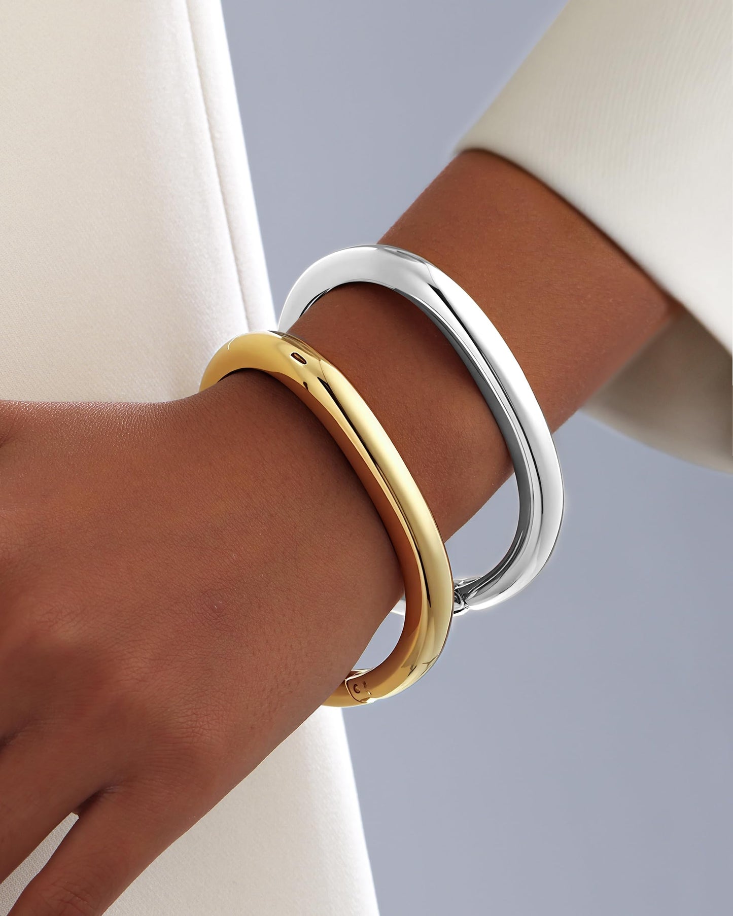 AYWFCBF Wavy Bangle Bracelets for Women | 2-Pack Twisted Wave Band Bangle | Trendy Hinged Cuff Open Wide Chunky Silver and Gold Bracelet Stack | Arm Cuff Jewelry for Women