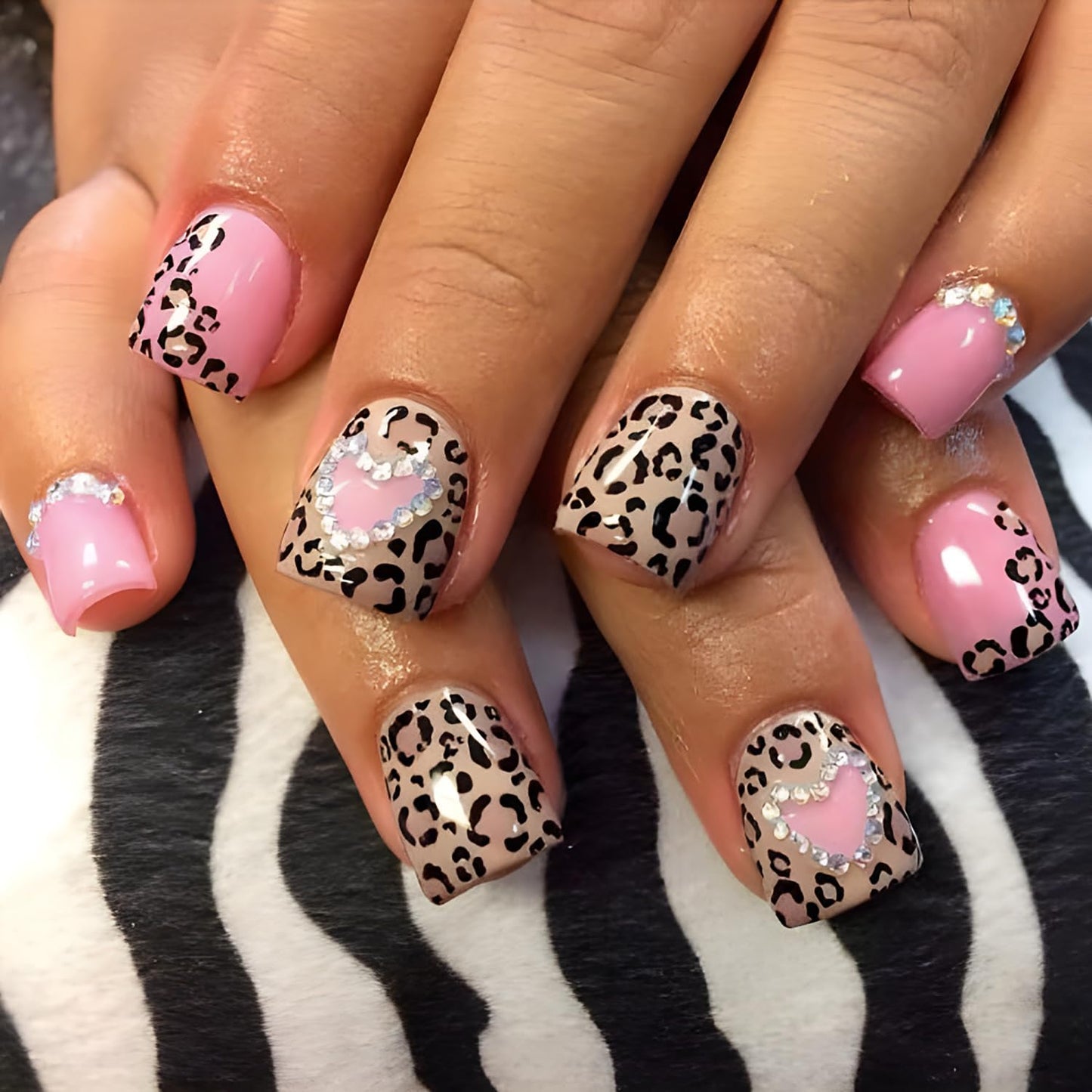 24Pcs Leopard Love Heaert Valentine's Press on Nails Short Square Glitter Rhinstones False Nails Pink Acrylic Nails Full Cover Square Stick on Nails Glossy Valentines Glue on Nails for Women