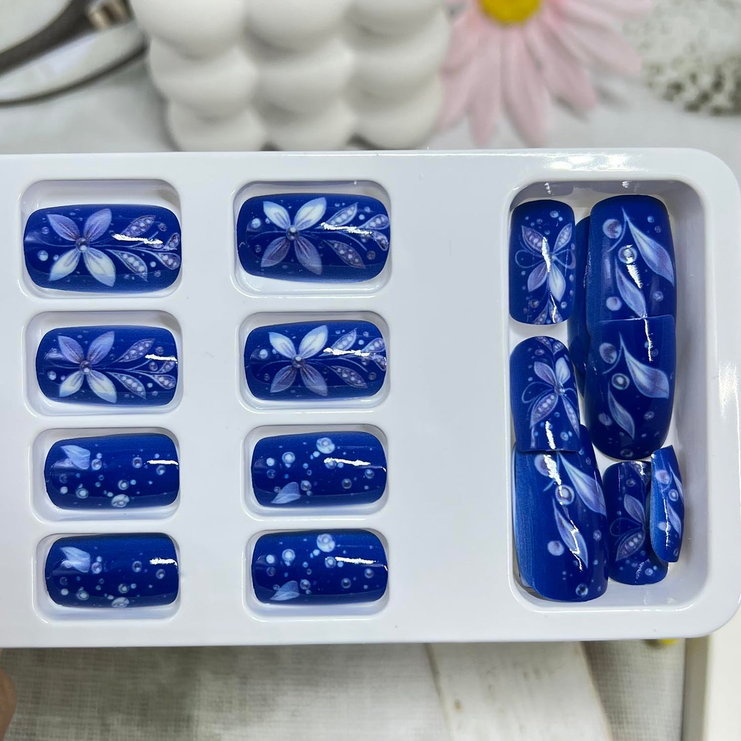 Dark Blue Press on Nails Short Square Fake Nails with White Flower Leaf Pearls Design Floral False Nail Acrylic Spring Summer Stick on Nail for Women 24Pcs