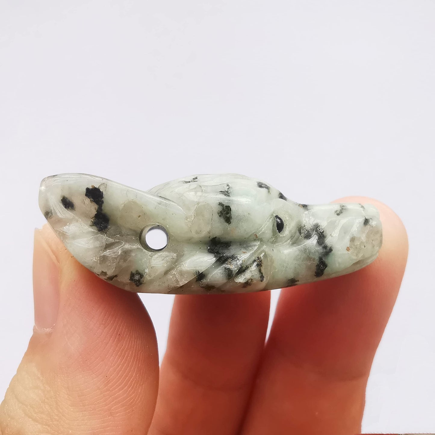 Bacatgem Sesame Jasper 1.57 inchs Wolf Head Pocket Crystals and Healing Stone Figurine,Haped DIY-Jewelry Pendant