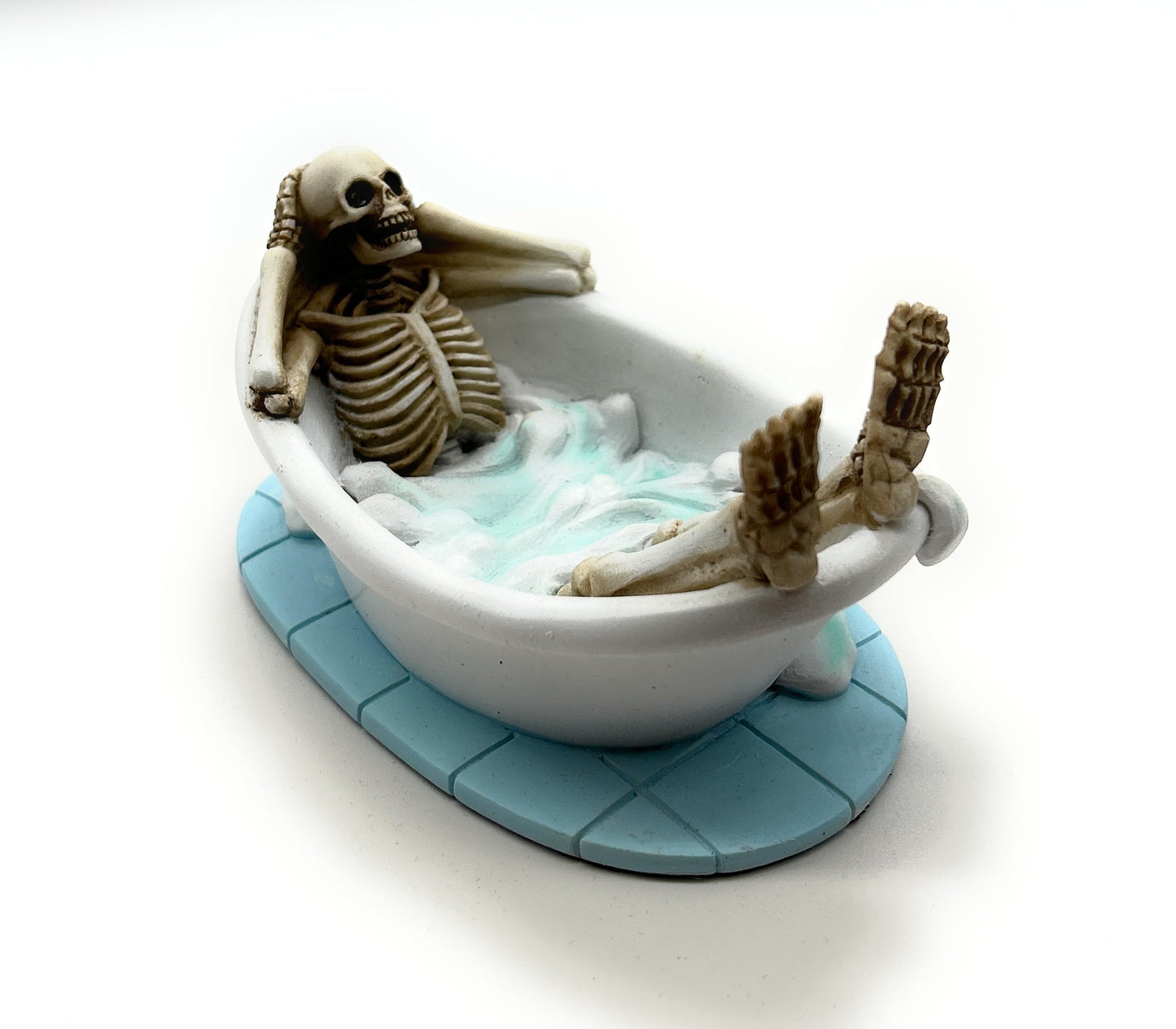 RUSTIX Skeleton in Bathtub Figurine - Gothic Bathroom Decor | Halloween Skeleton Statue | Funny Resin Skeleton Bath Figurine | Bubble Bath Skeleton Gift | Unique Gothic Bathroom Accessories